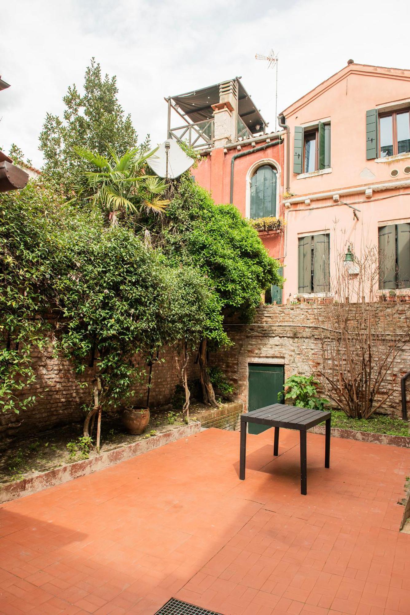 Secret Garden - Comfortable And Appartamento *